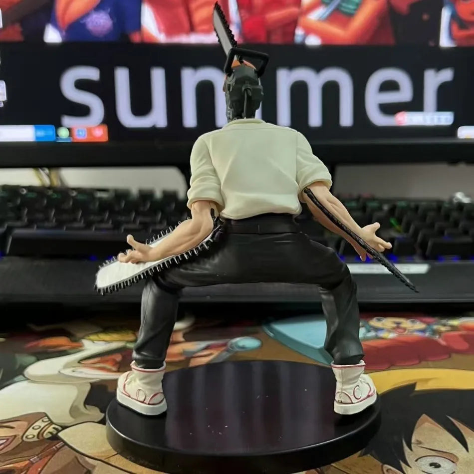 Chainsaw man anime figure